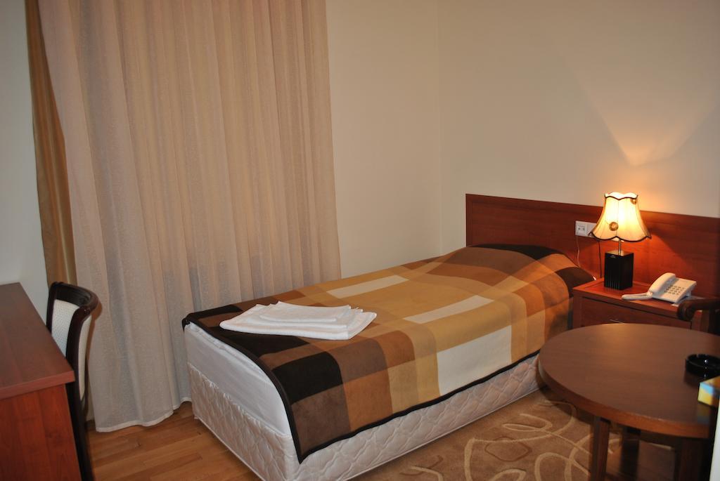 Arpa Hotel Yeghegnadzor Exterior photo