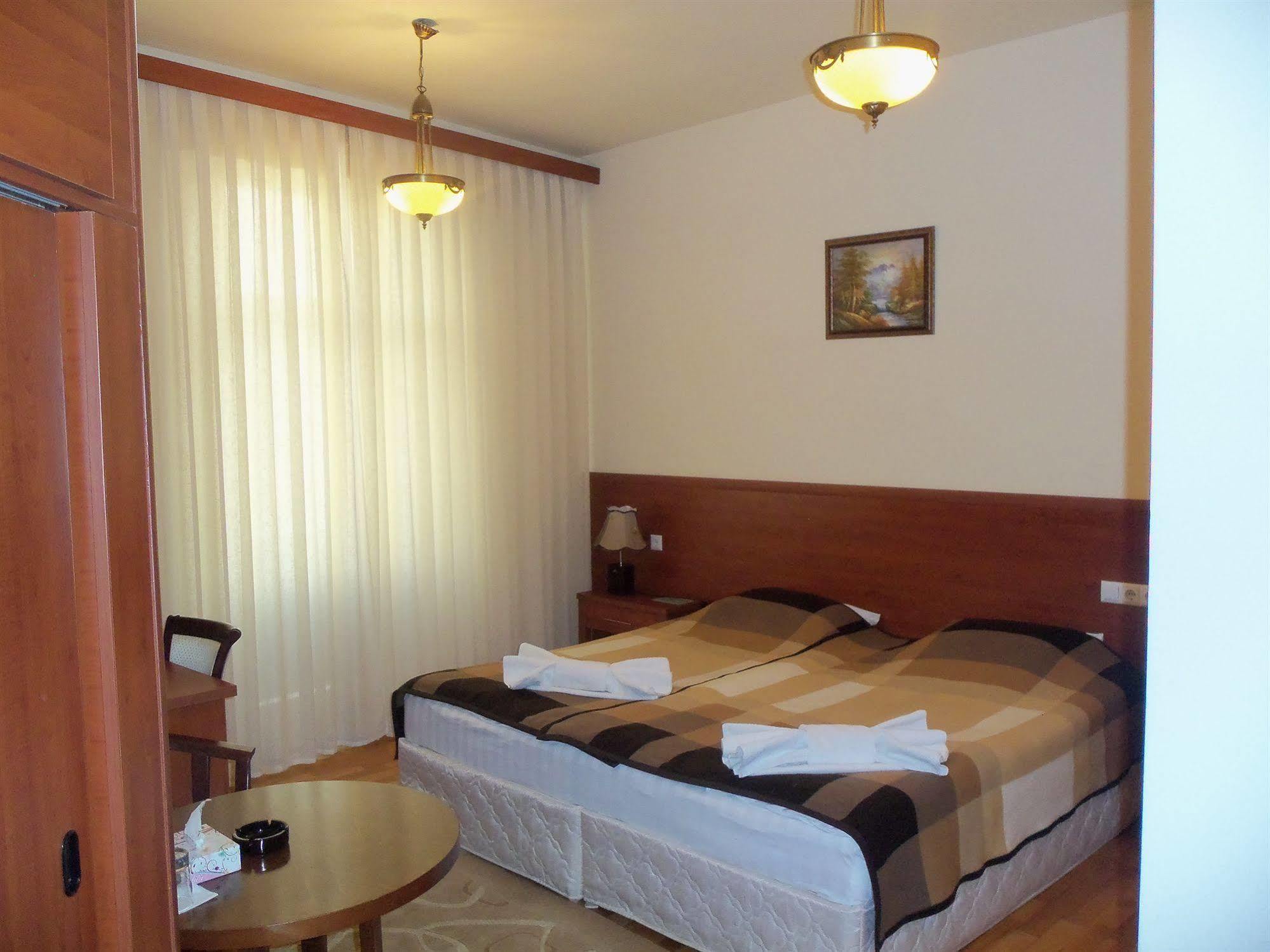 Arpa Hotel Yeghegnadzor Exterior photo